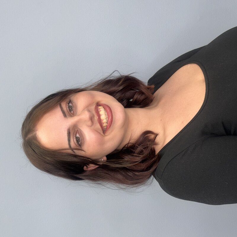 Elizabeth, Salon Assistant